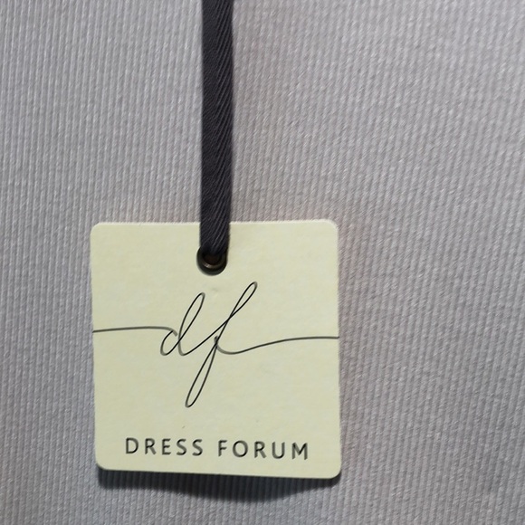 NWT Dress Forum side drawstring crop top stretchy form fitted ribbed beige top S - Picture 3 of 8